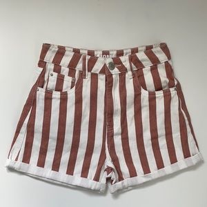 Vintage High Rise Mom Jeans Shorts Urban Planet 3